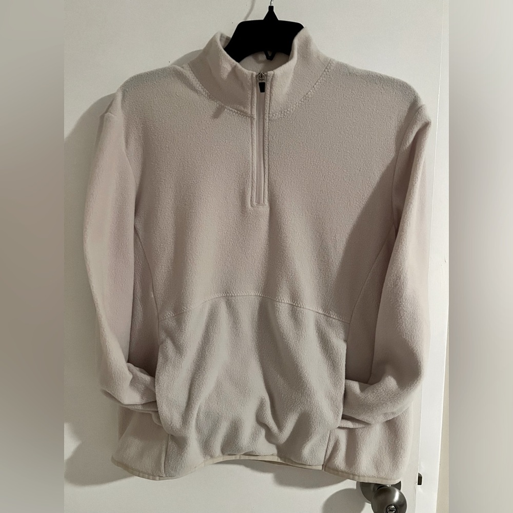 Cream pullover
